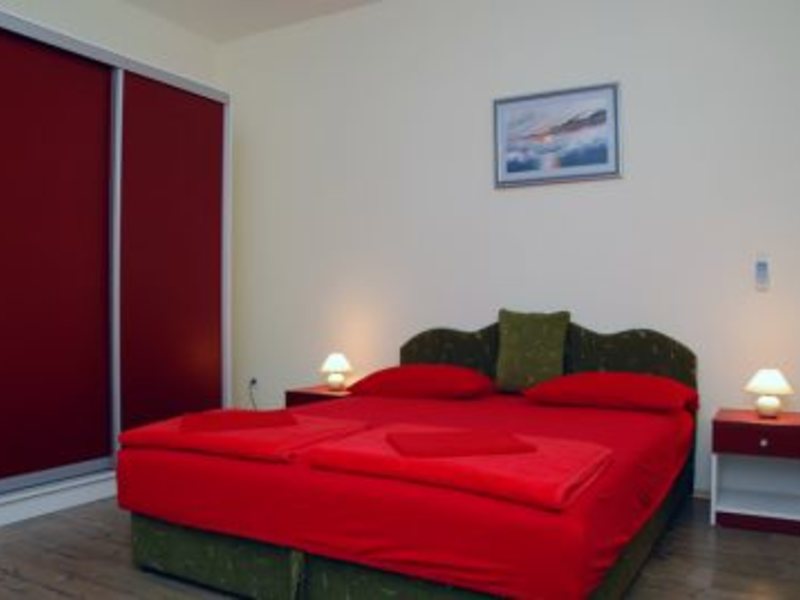 Felix Apartmani 70292