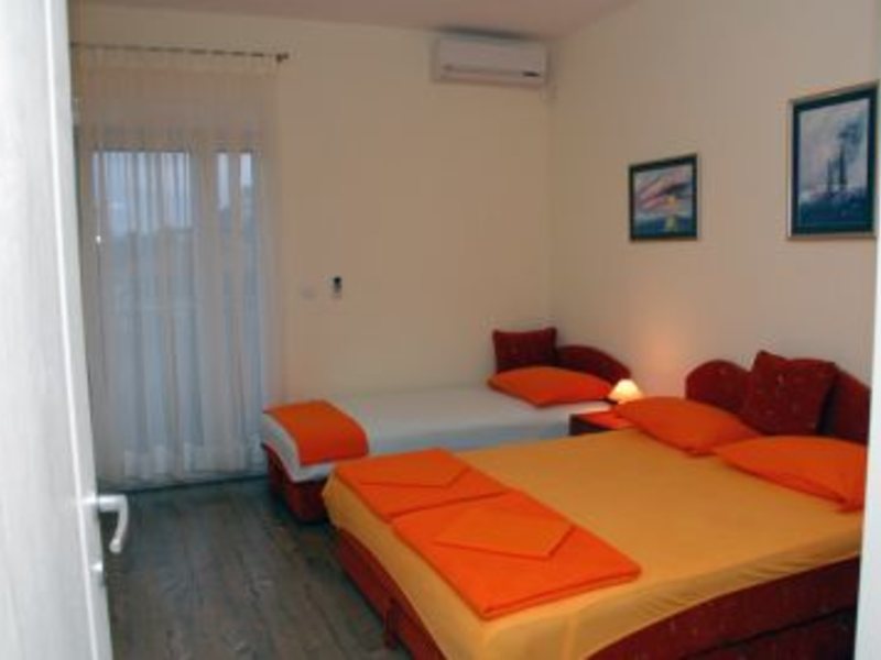 Felix Apartmani 70294