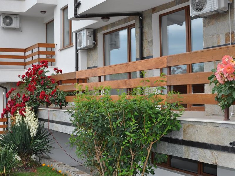 Festa Gardenia Hills 252931