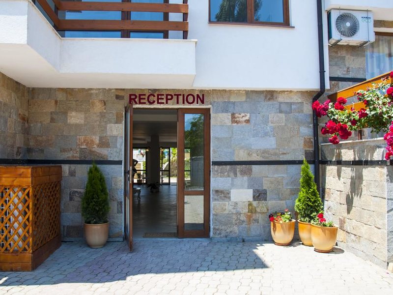 Festa Gardenia Hills 252941