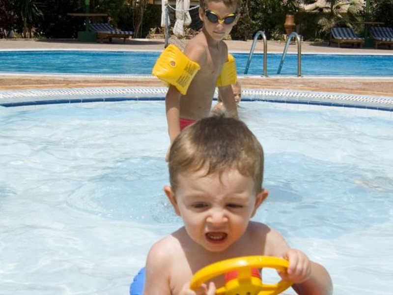 Flamenco Resort 130266