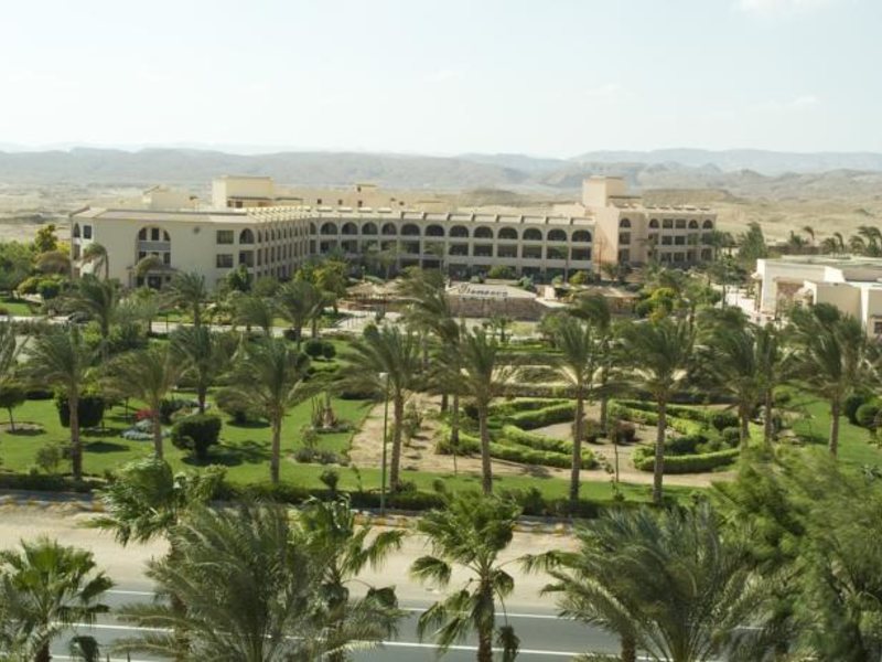 Flamenco Resort 130268