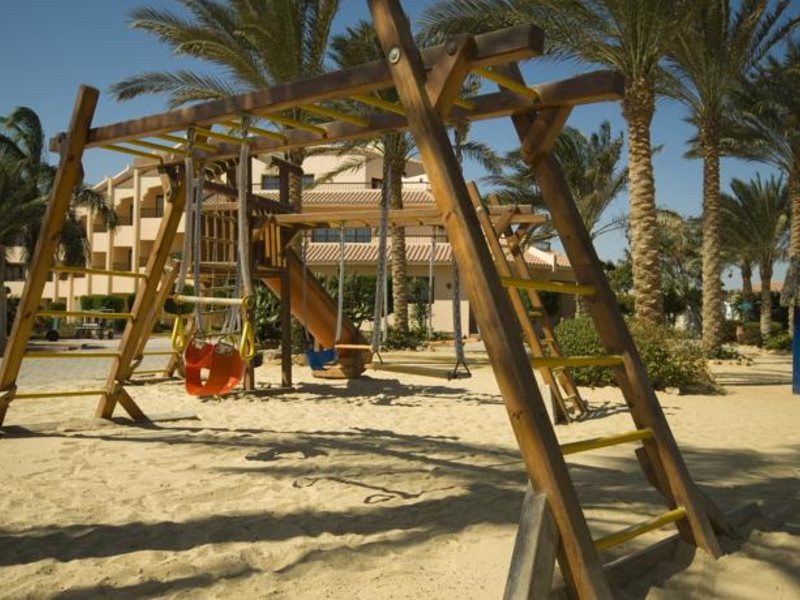 Flamenco Resort 130274