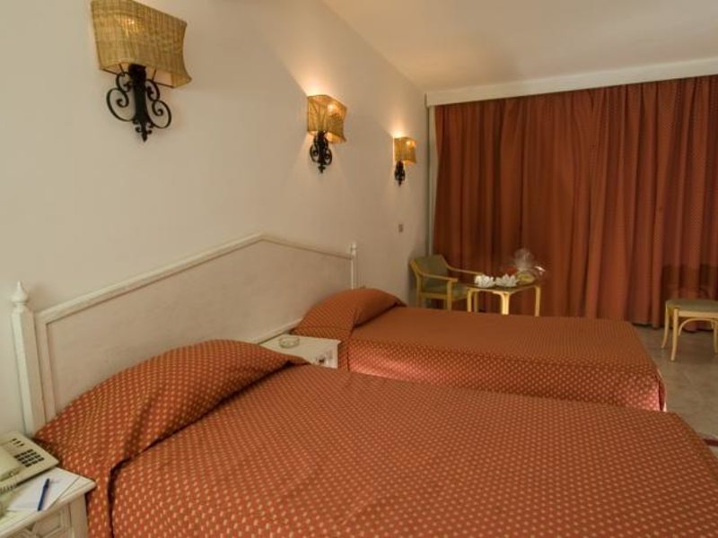 Flamenco Resort 130277