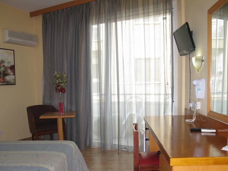 Flamingo Beach Hotel 76426