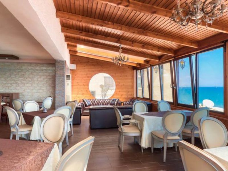 Flamingo Beach Hotel 76427