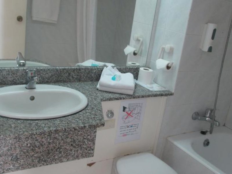 Flamingo Beach Hotel 76434