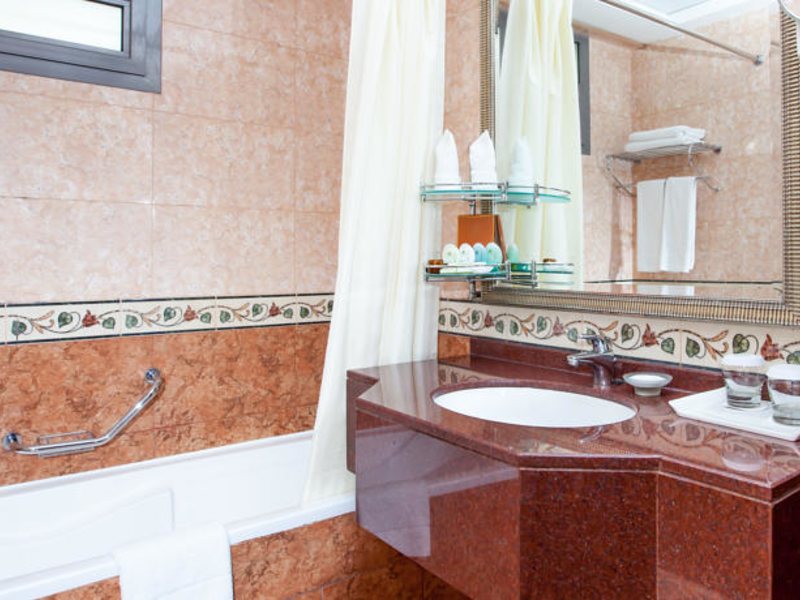 Flora Grand Hotel 46374