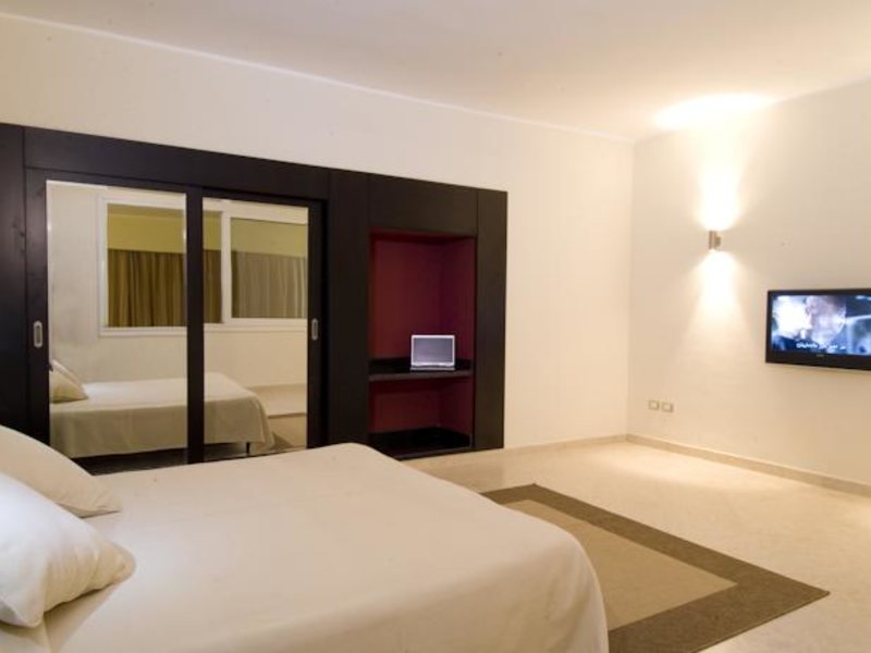 Fort Arabesque Resort 60642