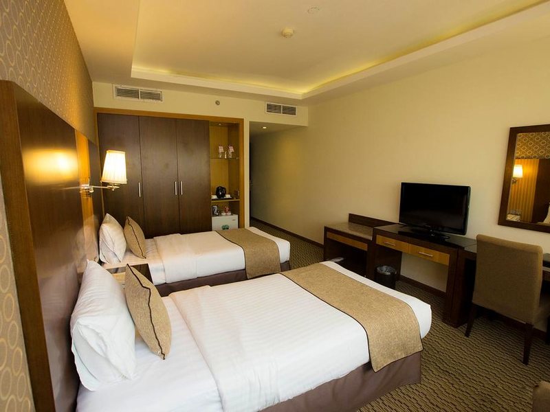 Fortune Plaza Hotel 300518