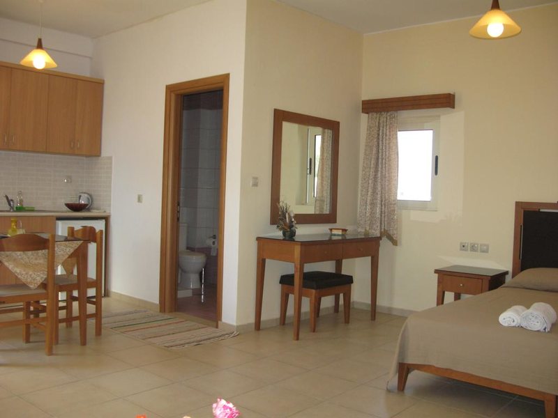 Fotis Studios Apartments 246540