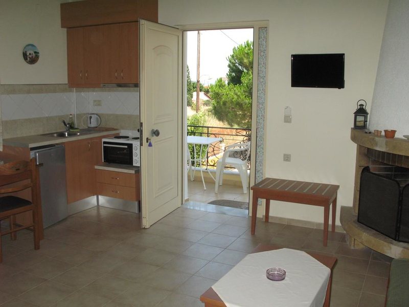 Fotis Studios Apartments 246555