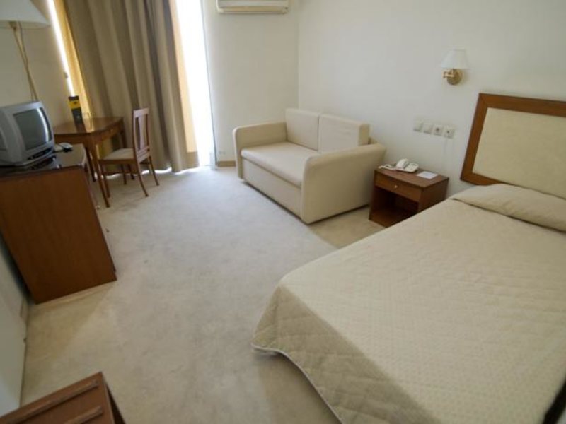 Four Seasons Hotel (Glyfada) 79819