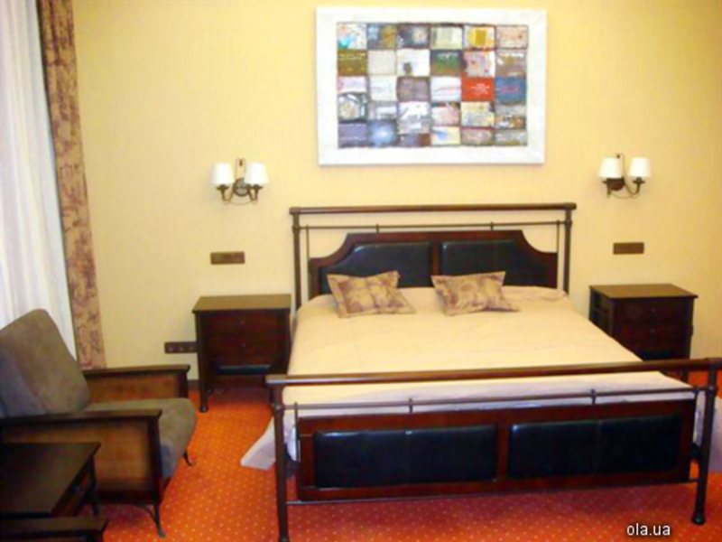 Frapolly Hotel 12017