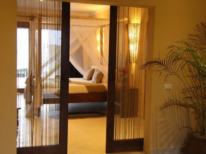 Fruit and Spices 199892