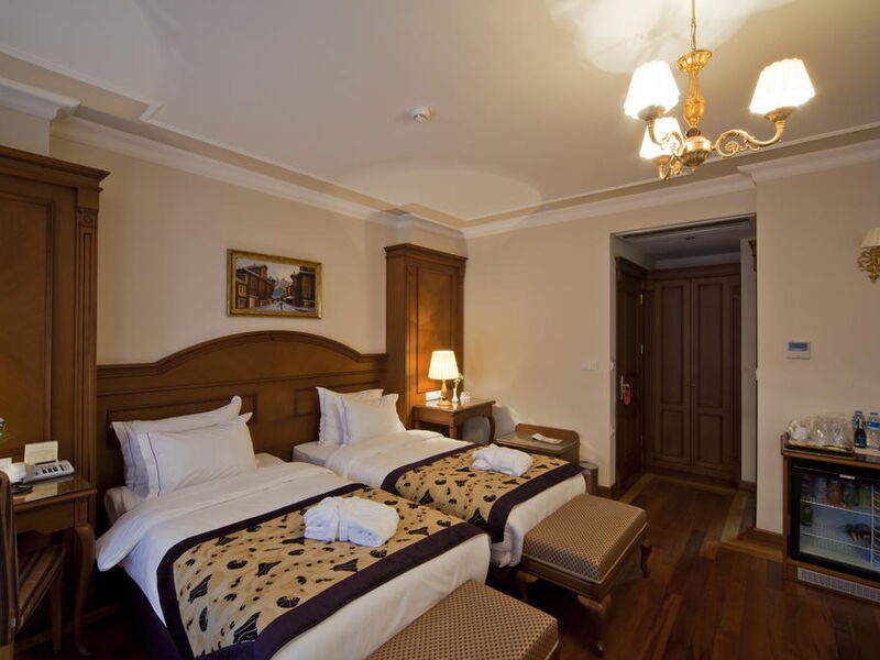 GLK PREMIER The Home Suites & Spa 279838