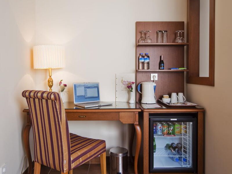 GLK PREMIER The Home Suites & Spa 279842