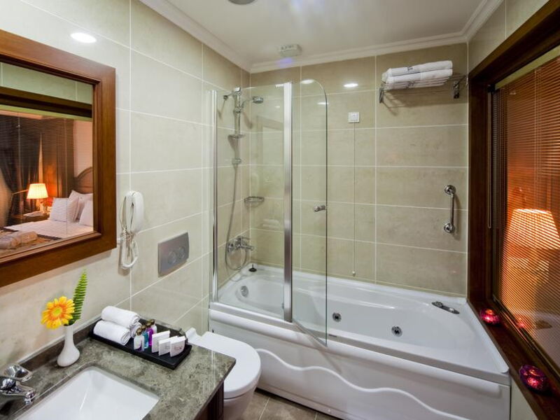 GLK PREMIER The Home Suites & Spa 279844