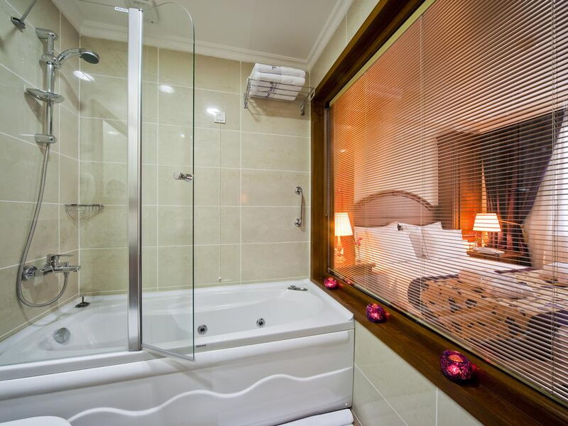 GLK PREMIER The Home Suites & Spa 279845
