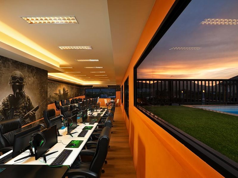 Gamers Paradise Hotel 268151