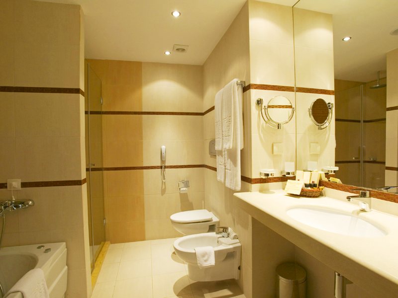 Garden Of Eden Apart  170957