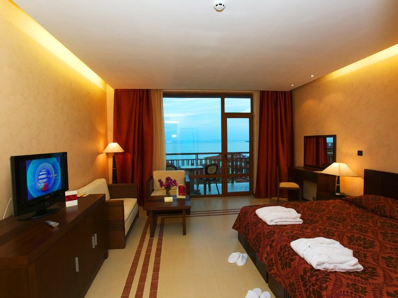 Garden Of Eden Apart  170958