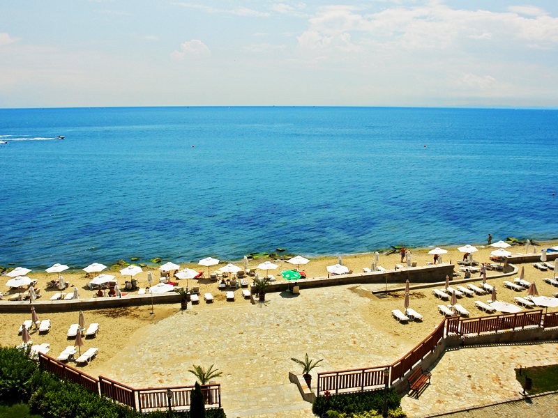 Garden Of Eden Apart  170960