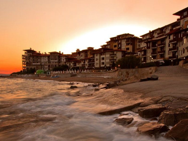 Garden Of Eden Apart  170966