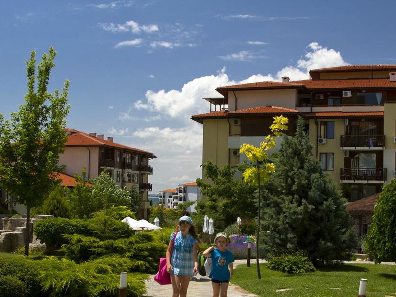 Garden Of Eden Apart  170970