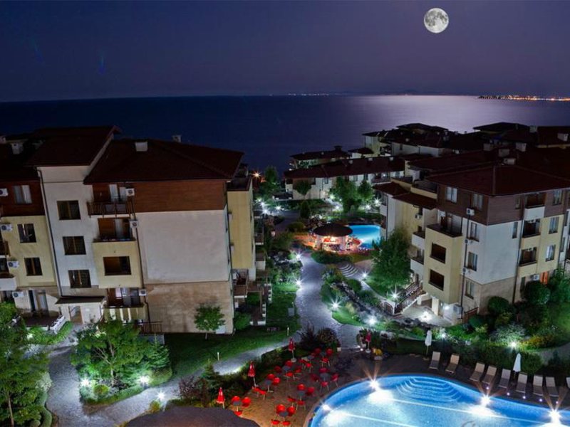 Garden Of Eden Apart  170971