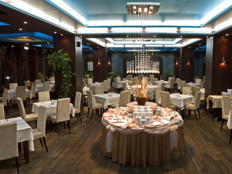 Garden Of Eden Apart  170972