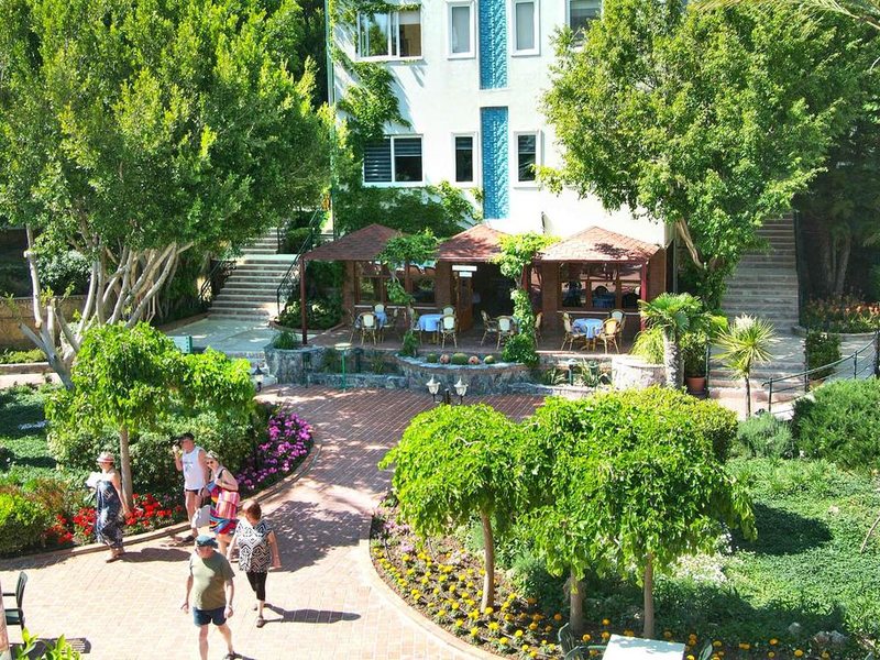 Gardenia Beach 195341