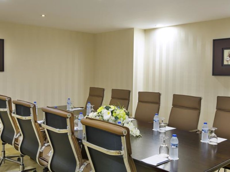 Gateway Hotel 132326