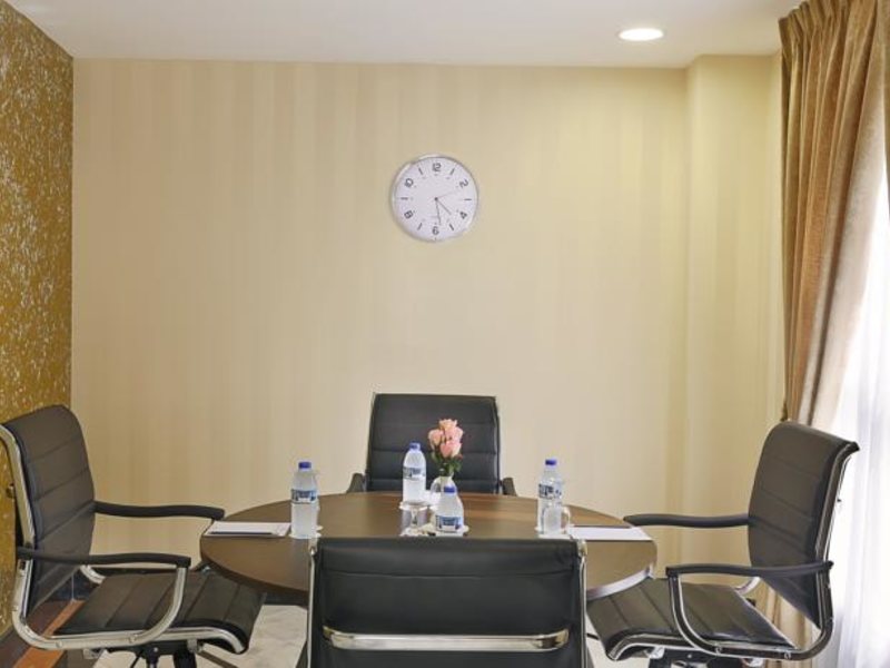 Gateway Hotel 132327