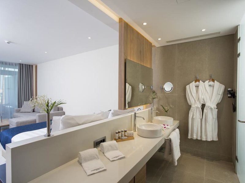 Gennadi Grand Resort  283822