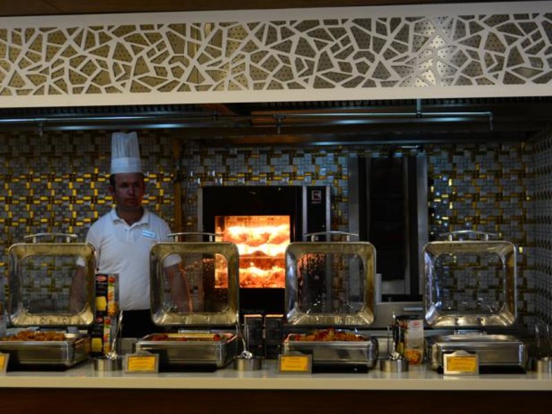 Glamour Resort & Spa 146200