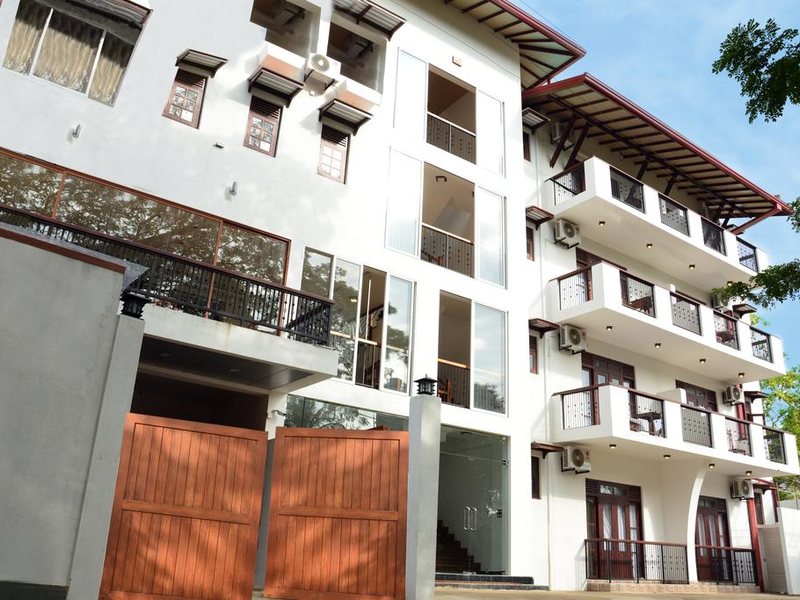 Gloria Grand Hotel 109947