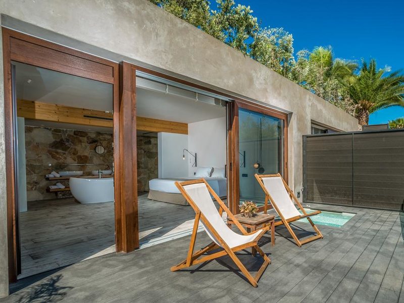 Gloria Maris Hotel Suites & Villa  305948