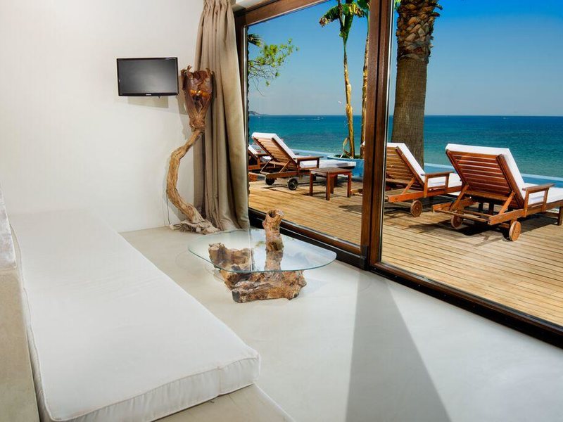 Gloria Maris Hotel Suites & Villa  305950