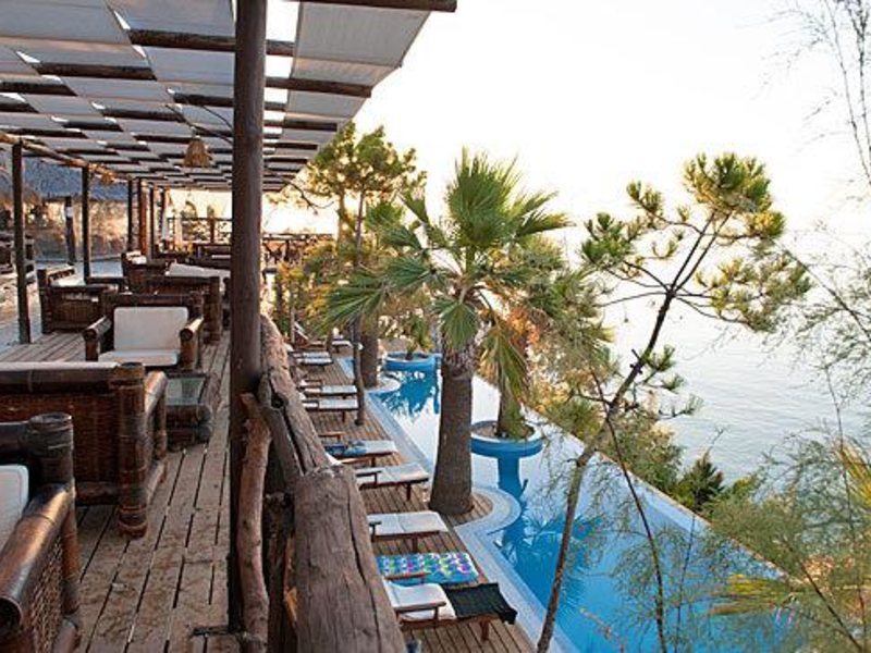 Gloria Maris Hotel Suites & Villa  305956