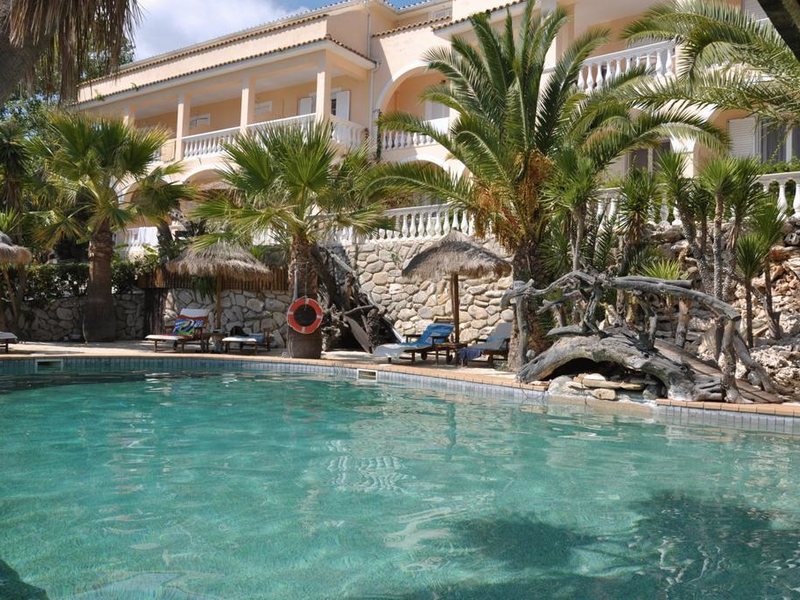 Gloria Maris Hotel Suites & Villa  305960