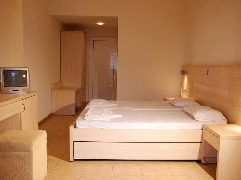 Gloria Maris Hotel Suites & Villa  305963