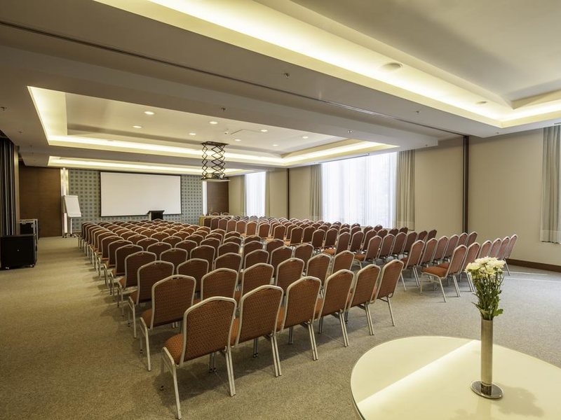 Gloria Sports Arena 185709