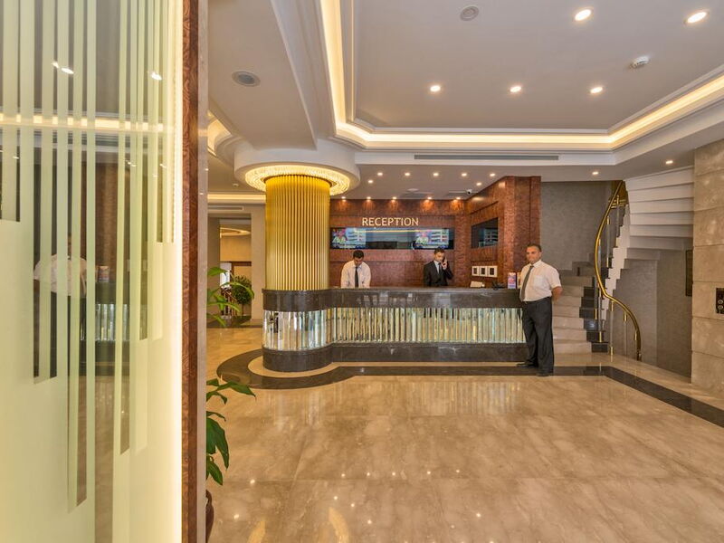 Glorious Hotel (ех 279861