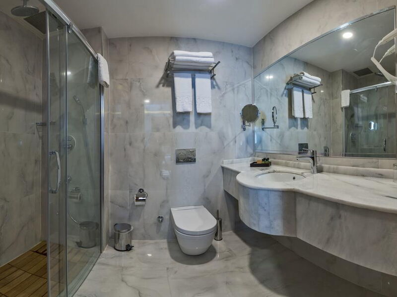 Glorious Hotel (ех 279871