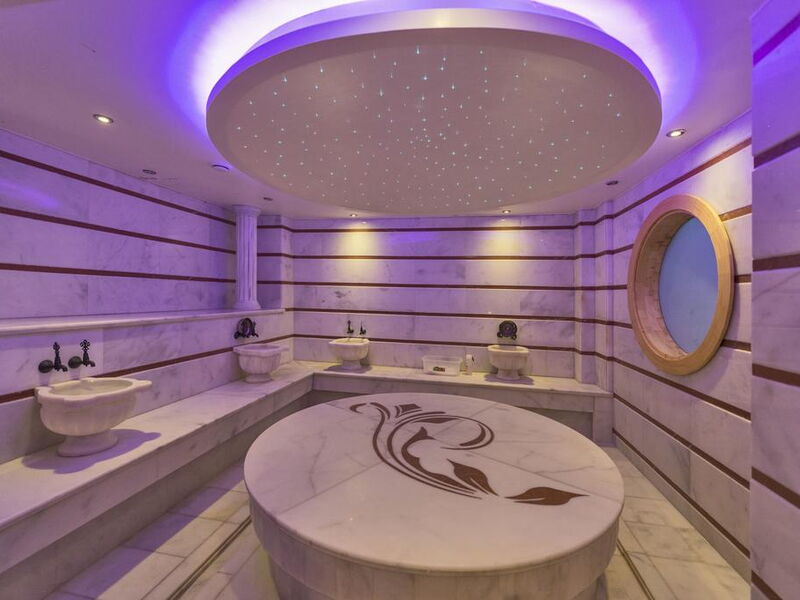 Glorious Hotel (ех 279888