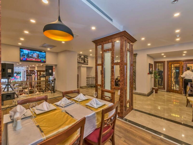 Glorious Hotel (ех 279890