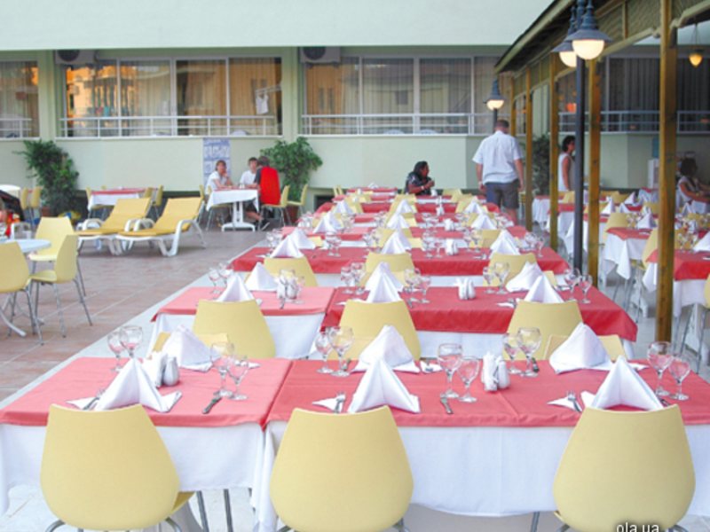 Gold Safran Hotel 8898