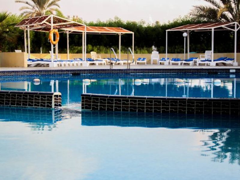 Golden Beach Motel  46566