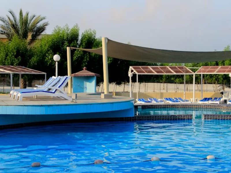 Golden Beach Motel  46569